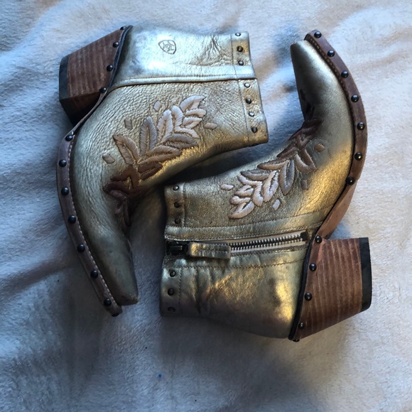 Ariat Cowgirl Boots - Picture 1 of 3